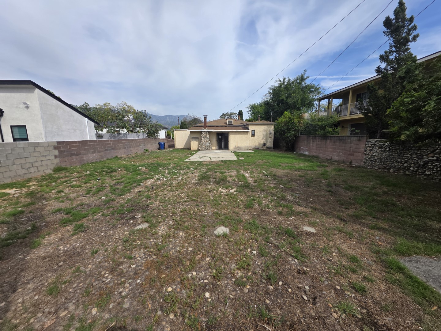 Large flat rear yard