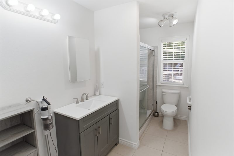 Main bathroom